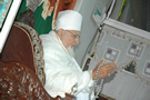 Taaj ud-Du'aat Saiyedna wa Maulaana Abu Haatim Taiyeb Ziyauddin saheb (tus) 
